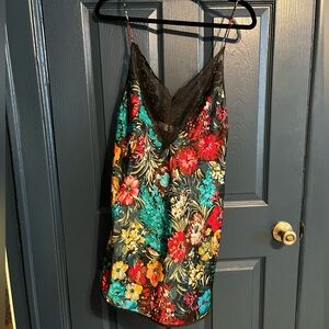 Silky feel nightie/slip with black lace detail